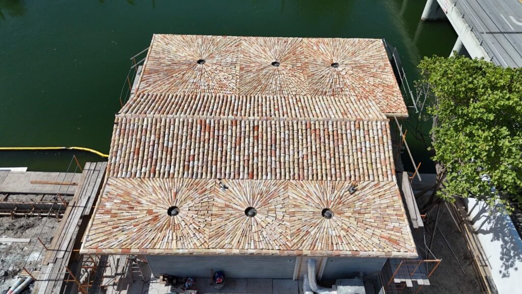 Mixed roof materials design by Andrea D'Alessio